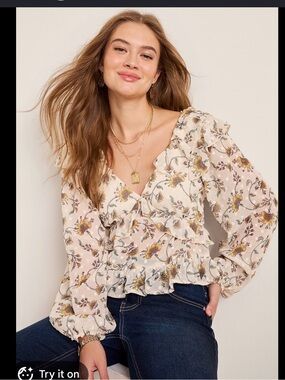 Francesca's Collections Cream Floral Ruffle V-Neck Blouse